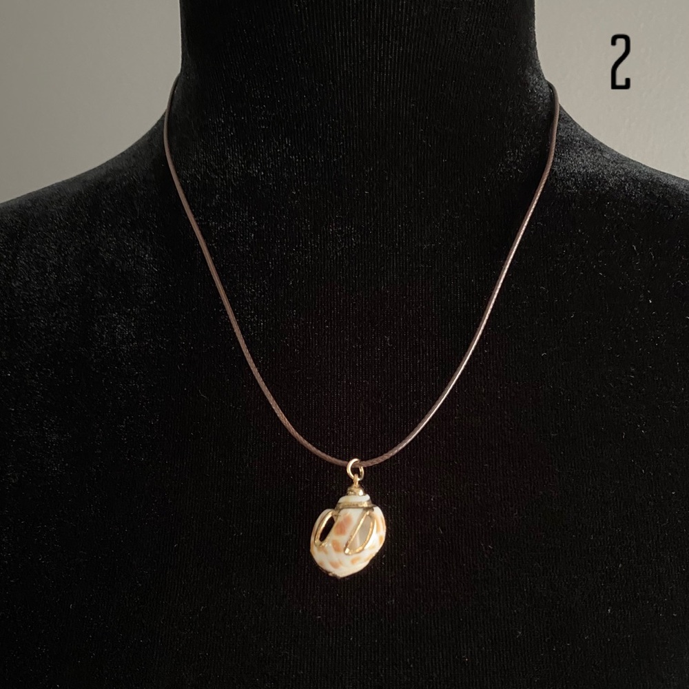 NEW Conch Shell Necklace - Picture 7 of 7